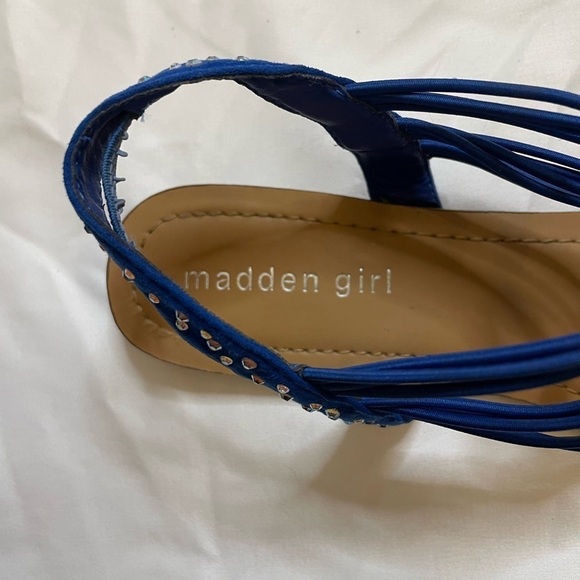 Madden Girl size 8 blue rhinestone T strap flat thrill sandals - Picture 4 of 7